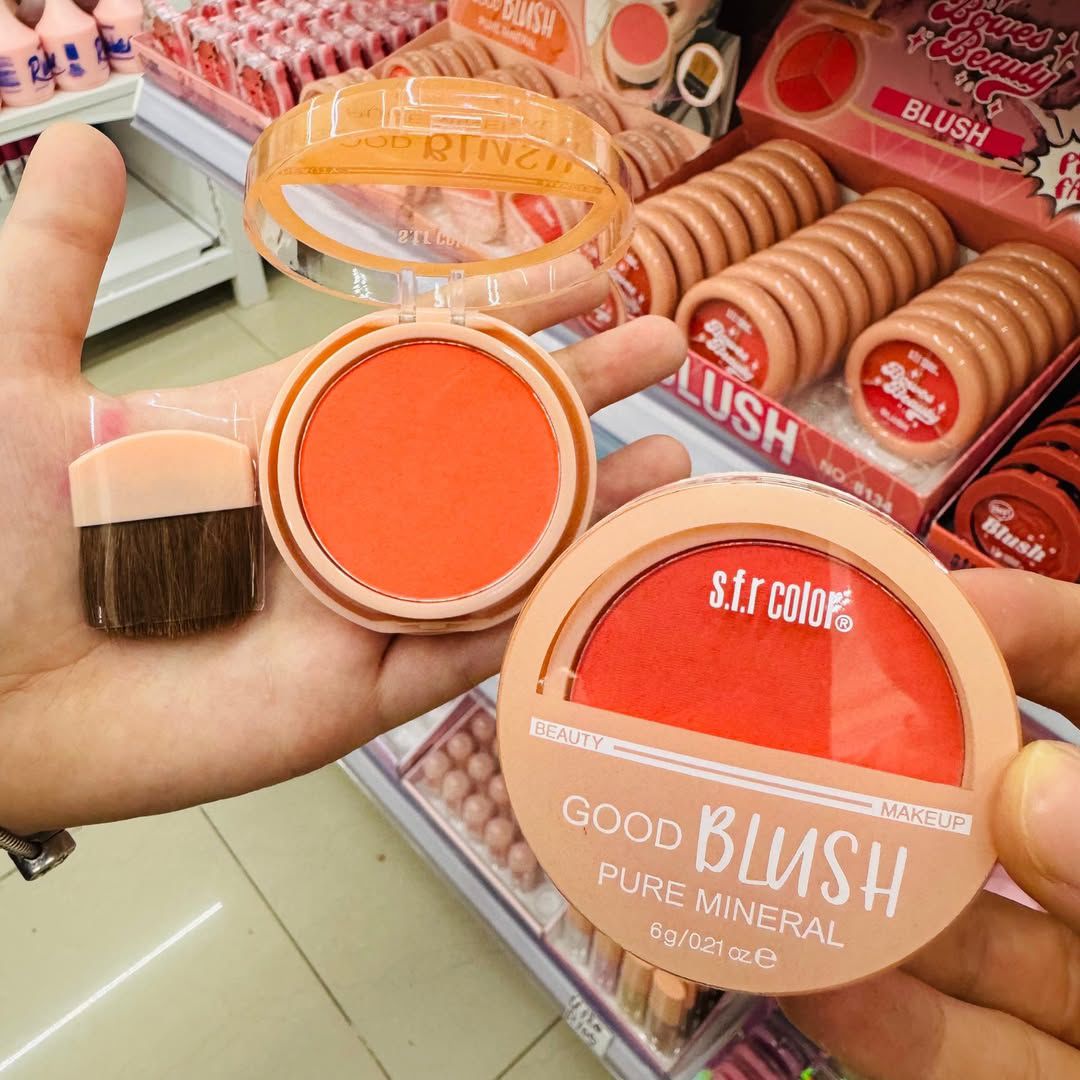 🌸 Blush Compacto con Espejo y Esponja – Color, Comodidad y Estilo en Uno