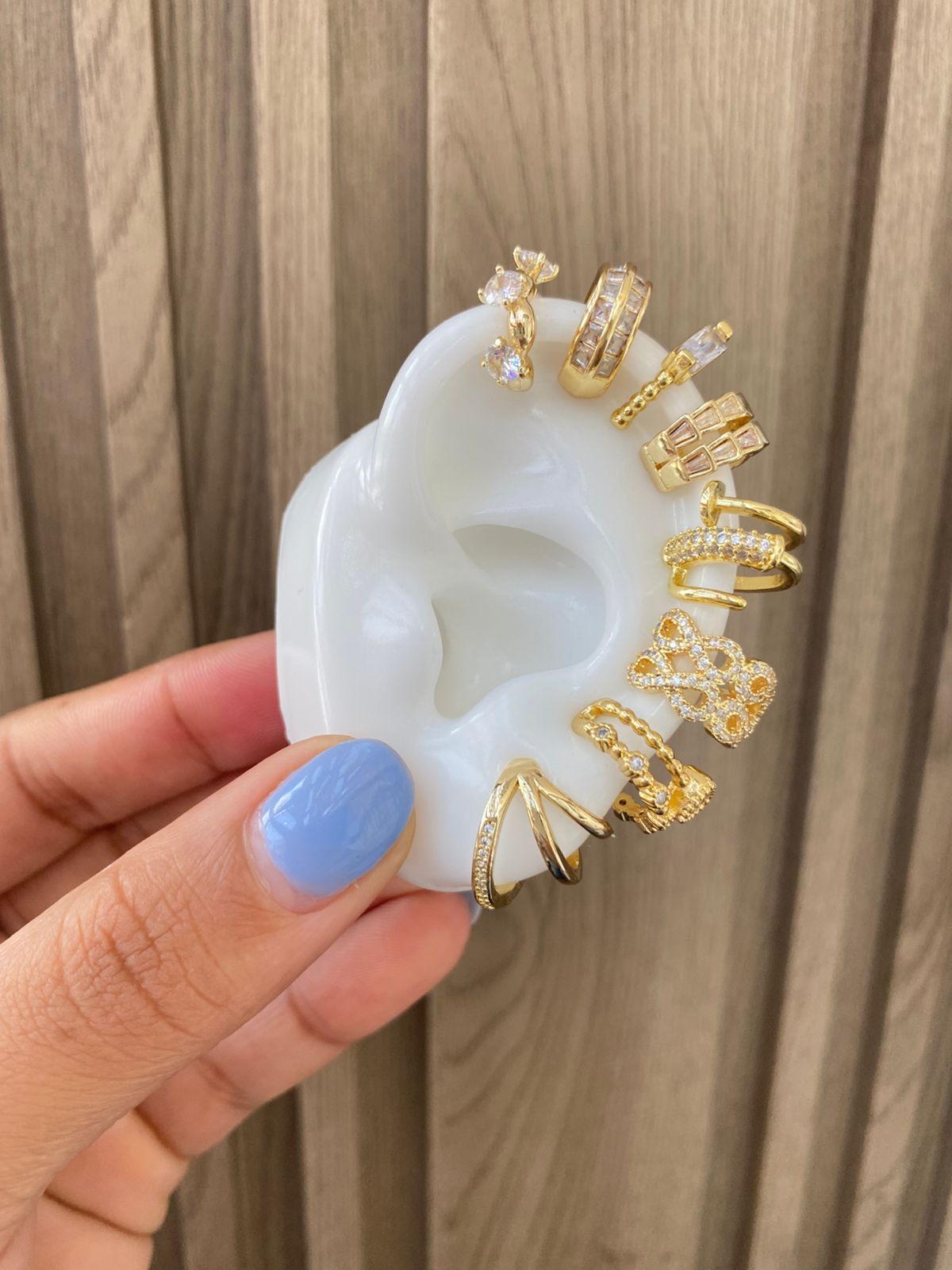 ✨ Earcuff Bañados en Oro – Brilla con Estilo sin Necesidad de Perforaciones
